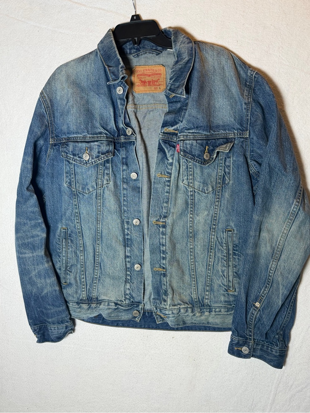 Levi Strauss & Co. Classic Denim Trucker Jacket Medium Wash Men's Size L - Picture 4 of 9